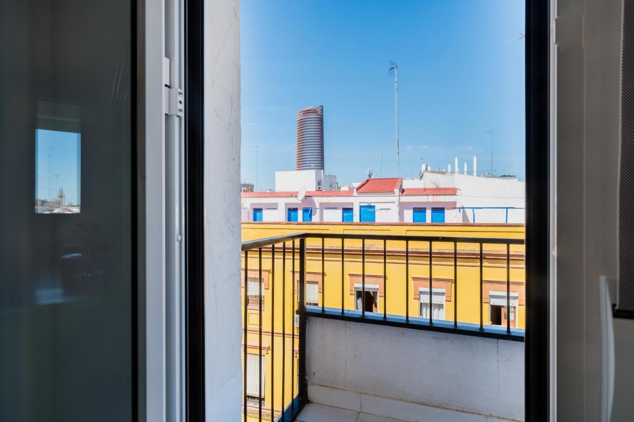 Wide And Colourful- 3Bd 1Bth- Triana Apartment Севиля Екстериор снимка